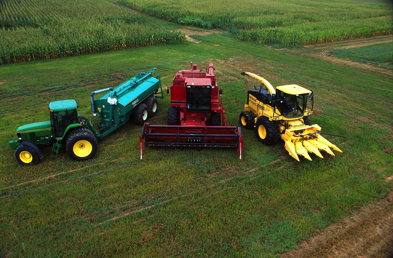 pexels-tim-mossholder-974314 macchine agricole